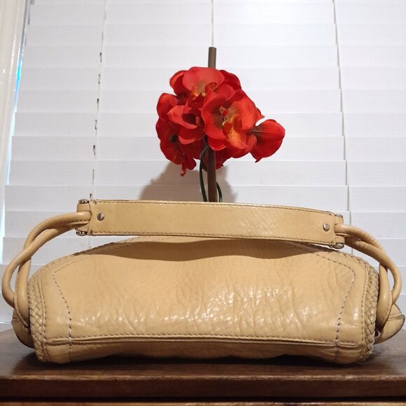 SOLD🔴🔴🔴🔴🔴🔴Leather Cole Haan Beige Neutral Color Minimalist  Shoulder  Bag - Picture 6 of 10